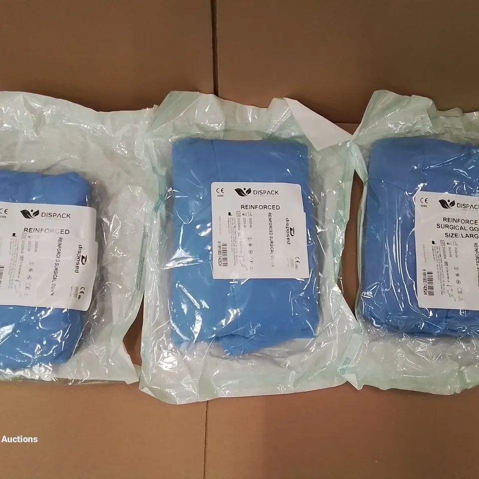 PALLET OF APPROXIMATELY 800 BRAND NEW DISPACK REINFORCED SURGICAL GOWNS - SIZE LARGE 