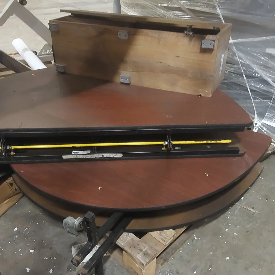 PALLET CONTAINING ASSORTED FURNITURE PARTS