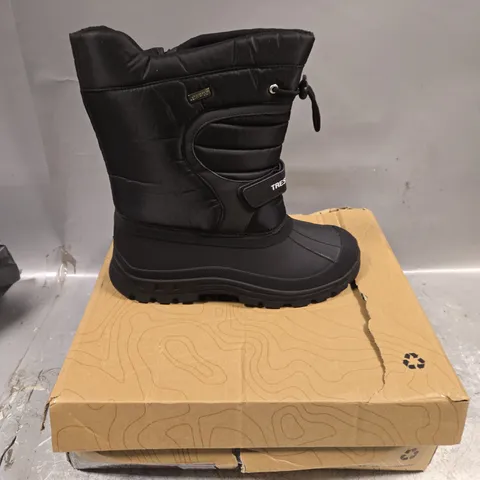 BOXED PAIR OF DODO 20 ADULT SNOW BOOTS - 7