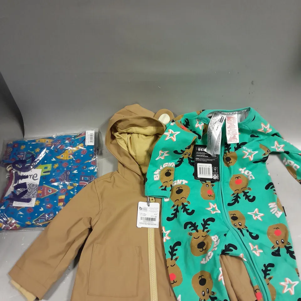 APPROXIMATELY 20 ASSORTED CHILDRENS CLOTHING PRODUCTS IN AGES RANGING FROM 0-5YRS 