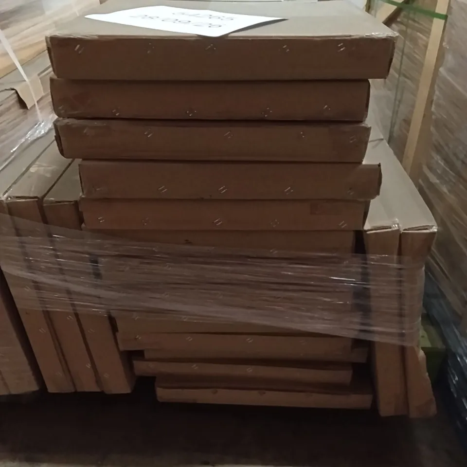 PALLET CONTAINING APPROXIMATELY 17 CURVED TOWEL RADIATORS