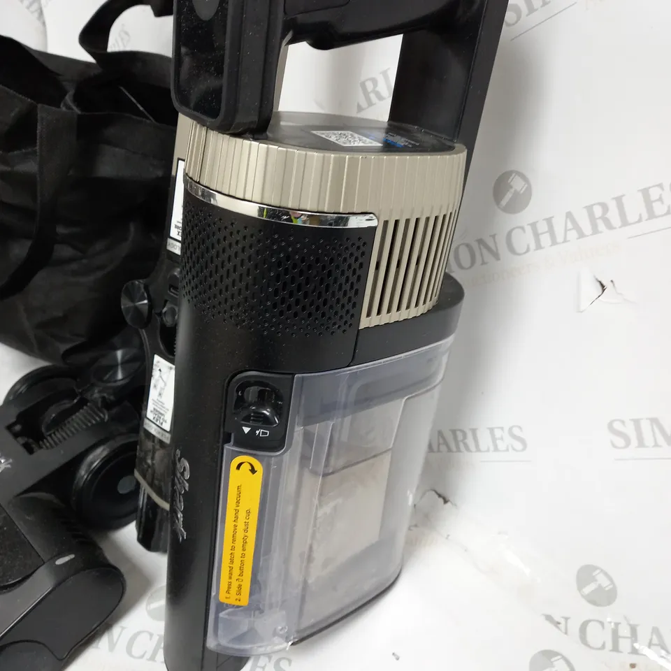 BOXED SHARK STRATOS CORDLESS VACUUM IZ400UKT