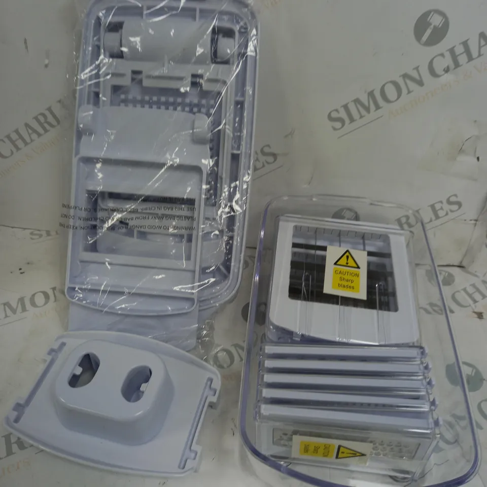 COOK'S ESSENTIALS MULTIFUNCTIONAL SLICER & DICER - WHITE