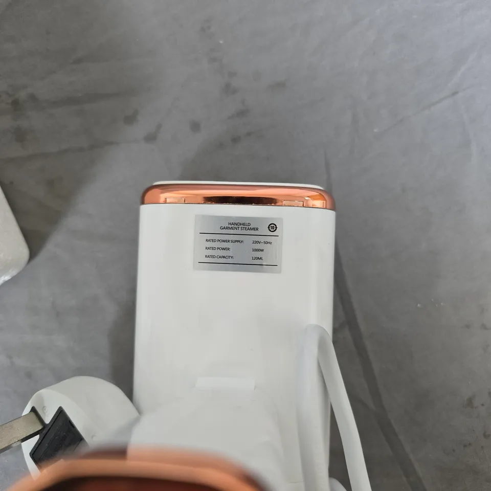 HANDHELD GARMENT STEAMER – WHITE WITH COPPER TRIM (1000W, 120ML)