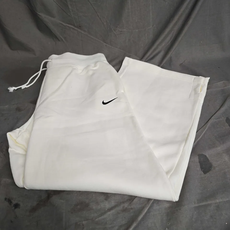 NIKE STANDARD FIT HIGH RISE JOGGERS IN CREAM SIZE XL