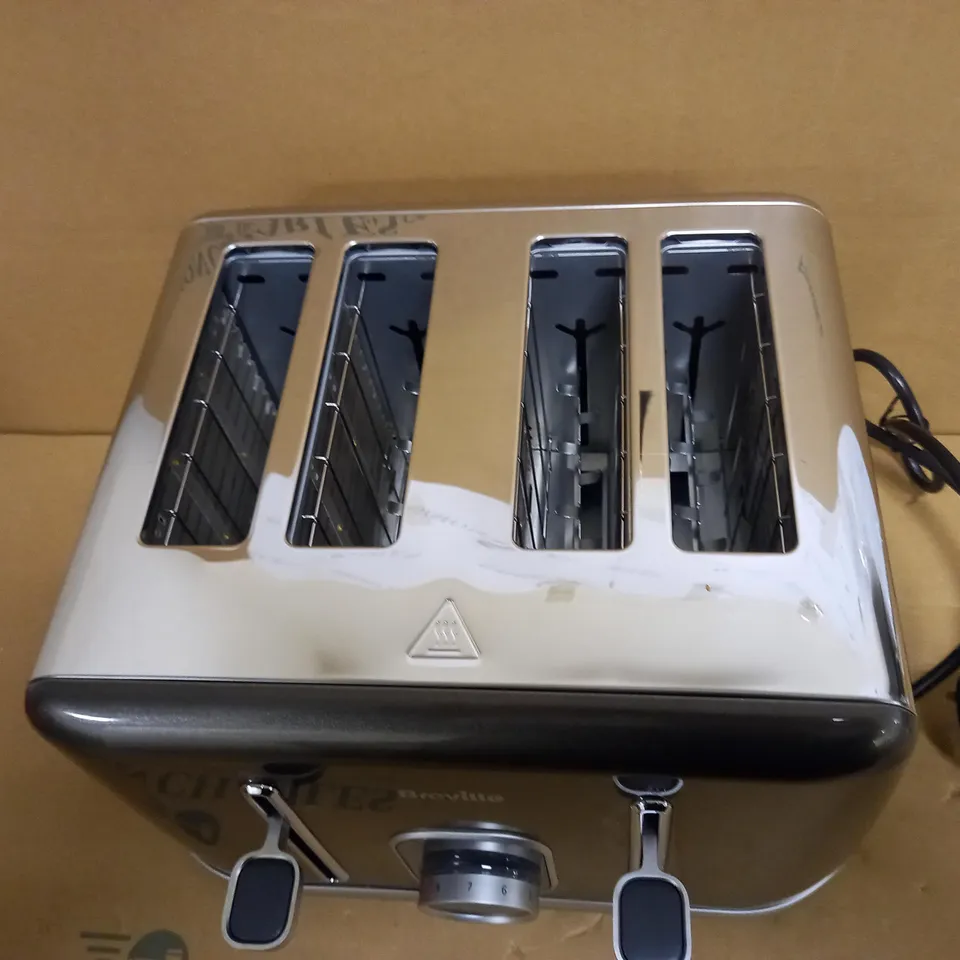 BREVILLE AURA 4 SLICE TOASTER
