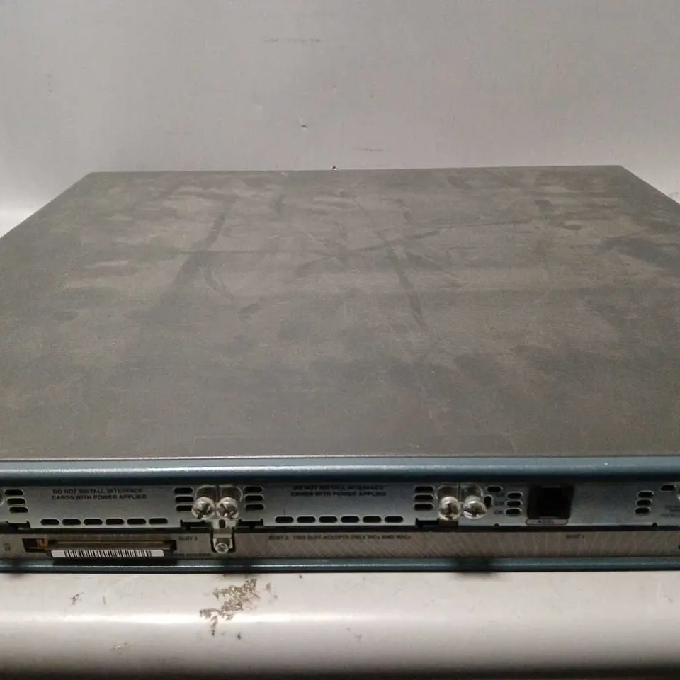 CISCO 2801 ROUTER 64F