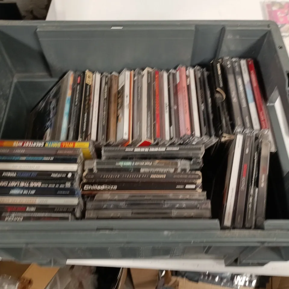 LOT OF APPROXIMATELY 55 ASSORTED CDS TO INCLUDE EMINEM, USHER, RONAN KEATING AND LINKIN PARK
