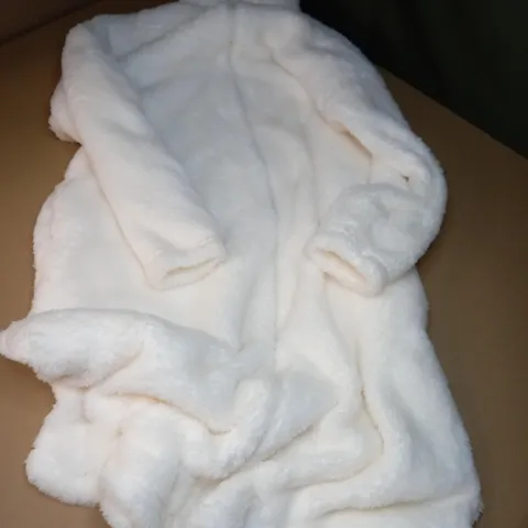 M&S DAY DREAMS DUVET DAYS FLUFFY QUILT FLEECE IN WHITE - L