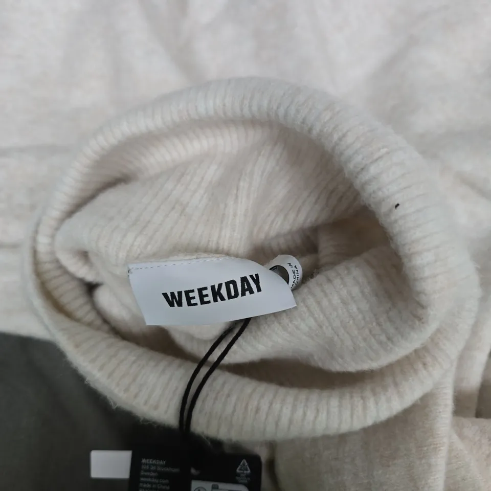 Weekday Cream Turtleneck Knit Jumper – UK Size M (Original: M)