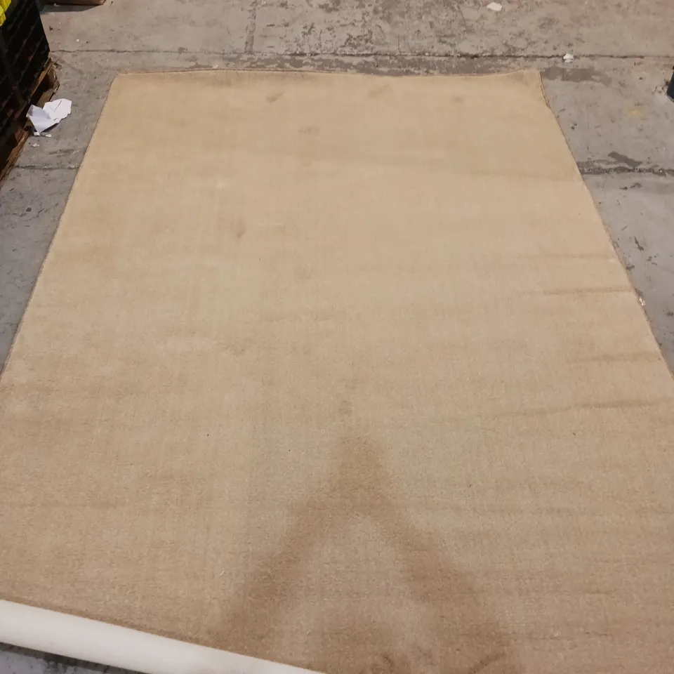 LARGE FLOOR RUG IN EGGSHELL (SIZE UNSPECIFIED) - COLLECTION ONLY