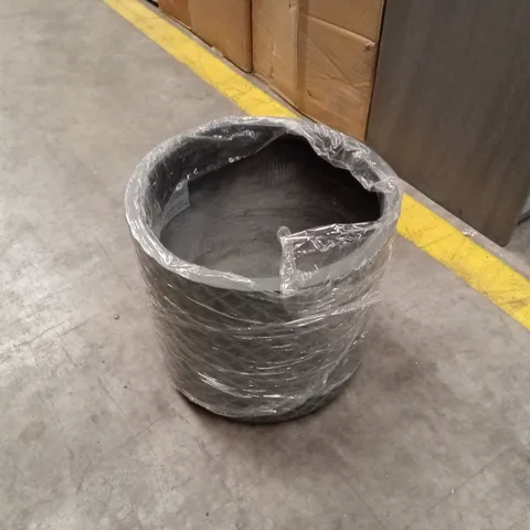 HOLBETON ROUND PLANTER 34cm