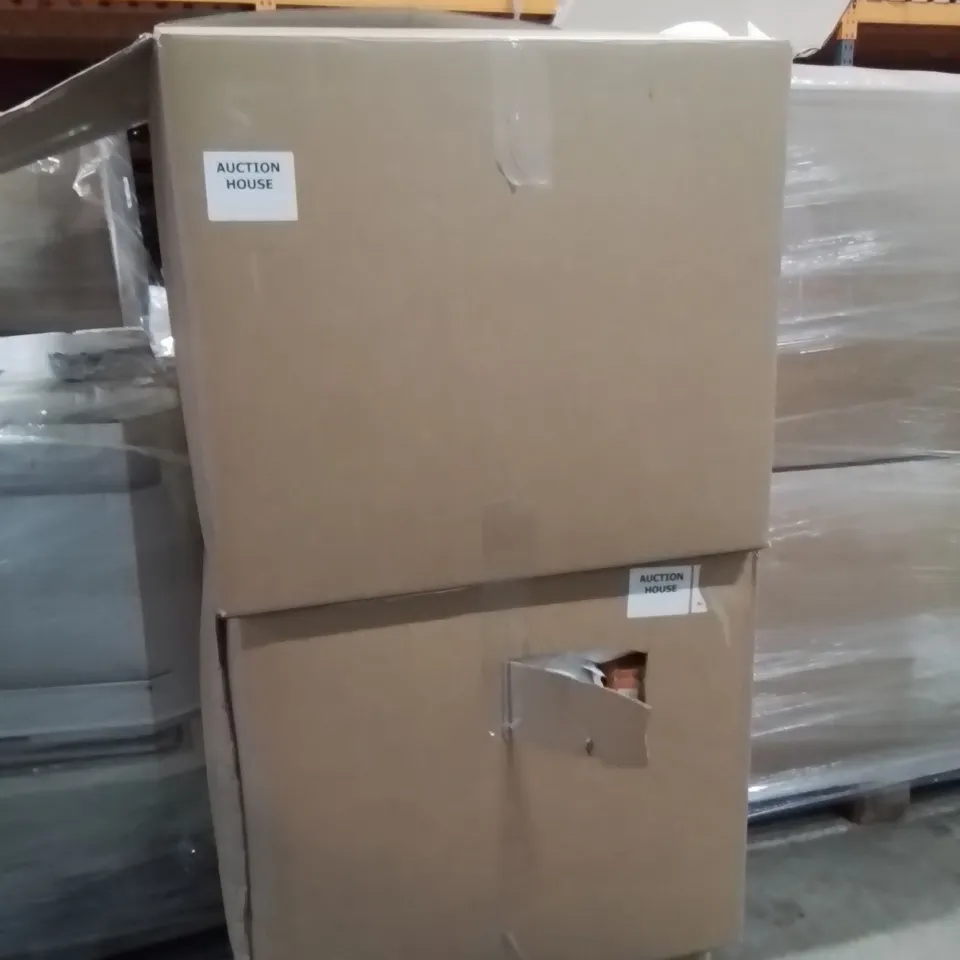 PALLET CONTAINING A LARGE QUANTITY OF BEDDING PRODUCTS TO INCLUDE:DUVETS,PILLOWS 