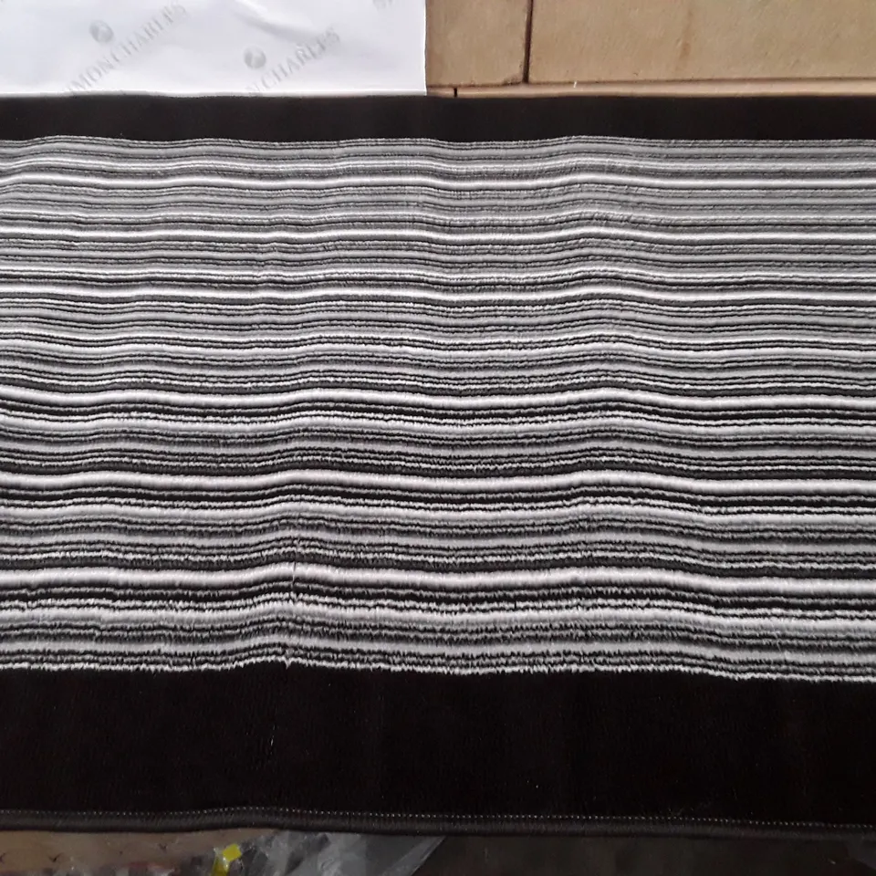 ANEMARIE STRIPED MACHINE WOVEN BLACK/WHITE AREA RUG APPROXIMATELY 80×800CM
