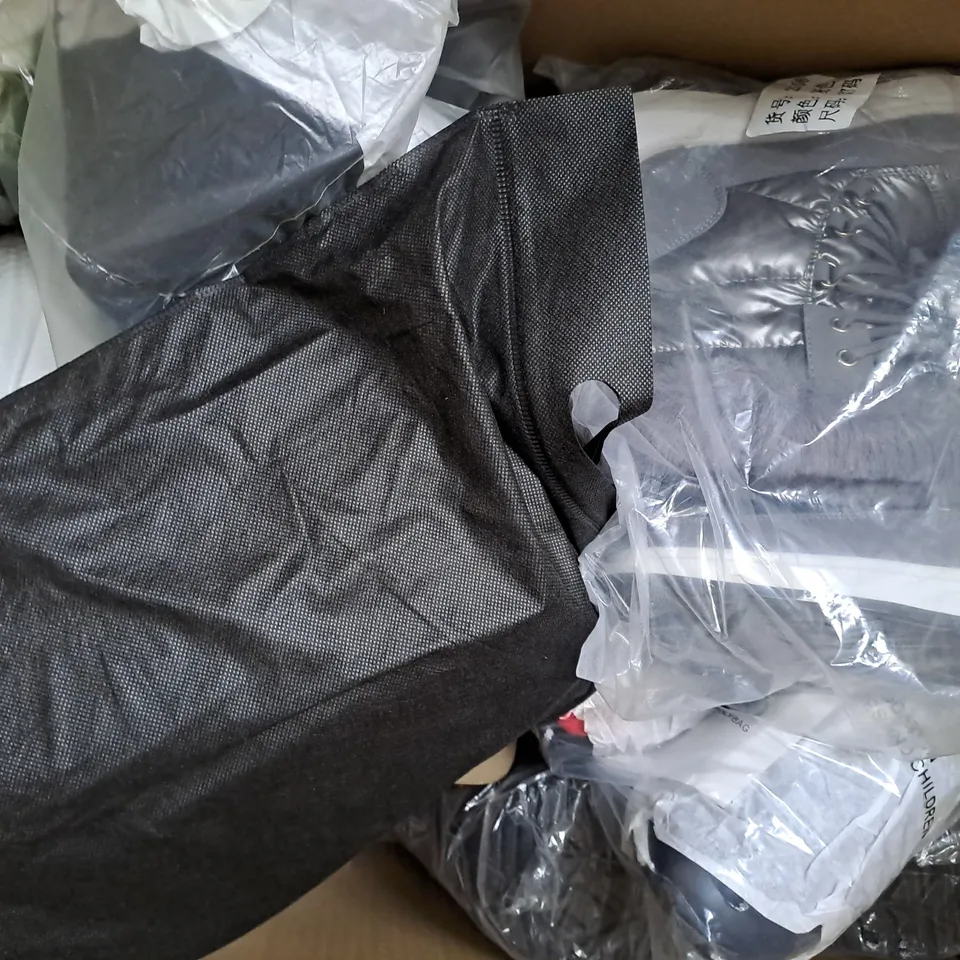 BOX OF APPROXIMATELY 15 ASSORTED PAIRS OF SHOES AND FOOTWEAR ITEMS IN VARIOUS STYLES AND SIZES TO INCLUDE CUSHION-WALK, CLARKS, TOPSHOP, ETC