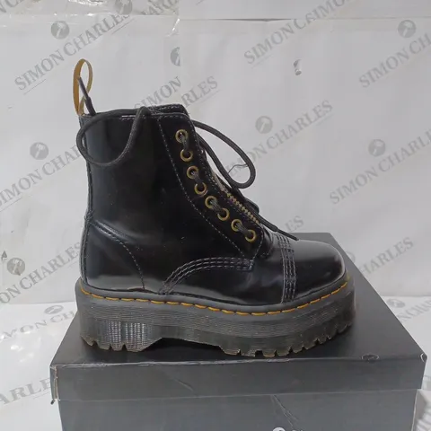 DR MARTINS IN SHINY BLACK - UK 3