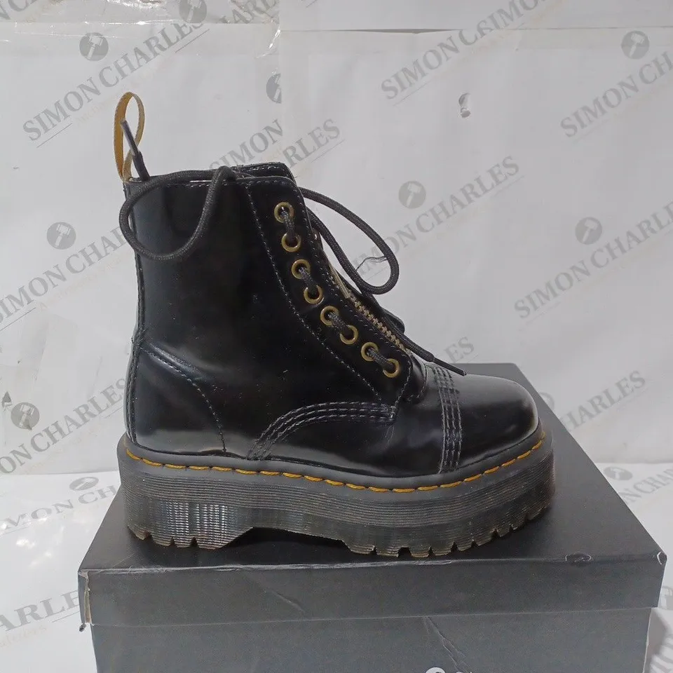 DR MARTINS IN SHINY BLACK - UK 3