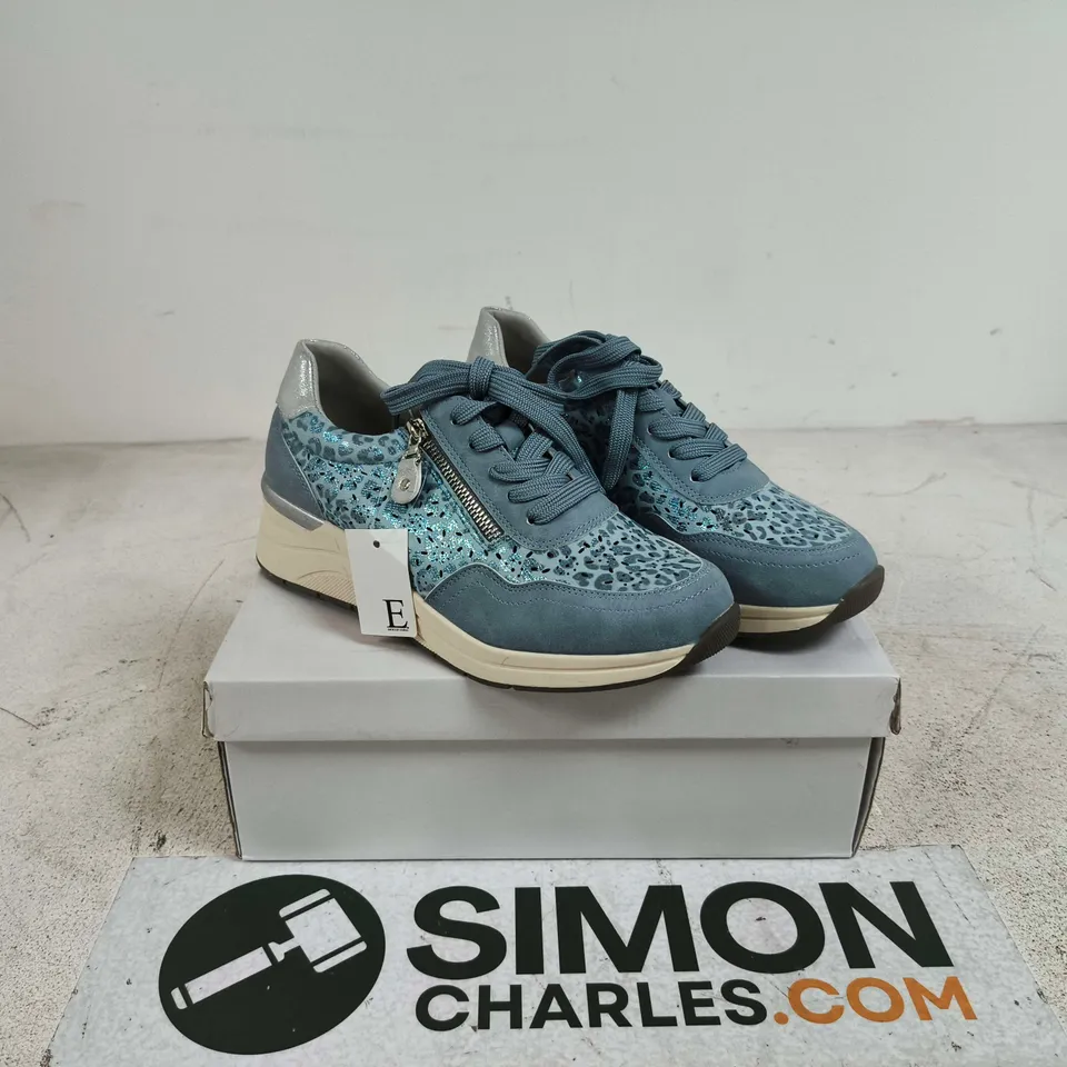 SHOES BY EMMA SHOREDITCH TRAINERS BLUE SIZE 5 BOXED