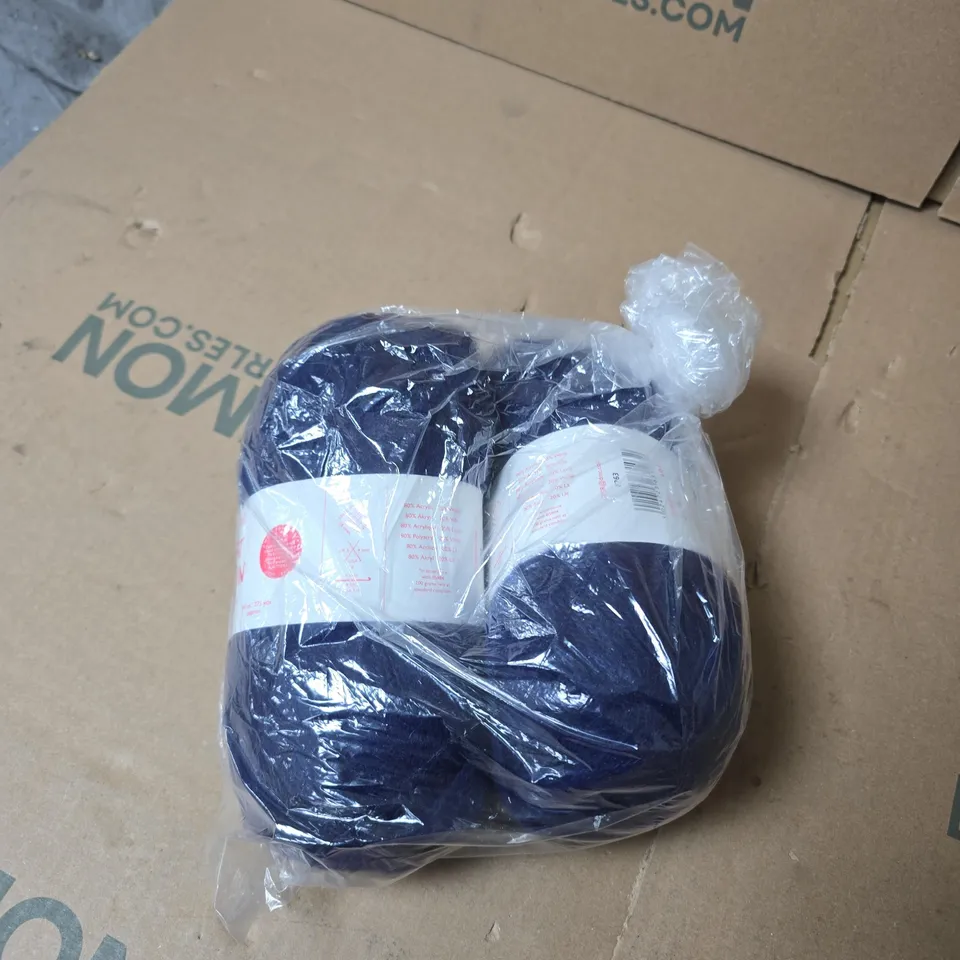 BOX OF APPROXIMATELY 15 ASSORTED HOUSEHOLD ITEMS INCLUDING FLORAL RUG , ALPAKA STEALTH BELT AND SOFT DOWN KNITTING WOOL