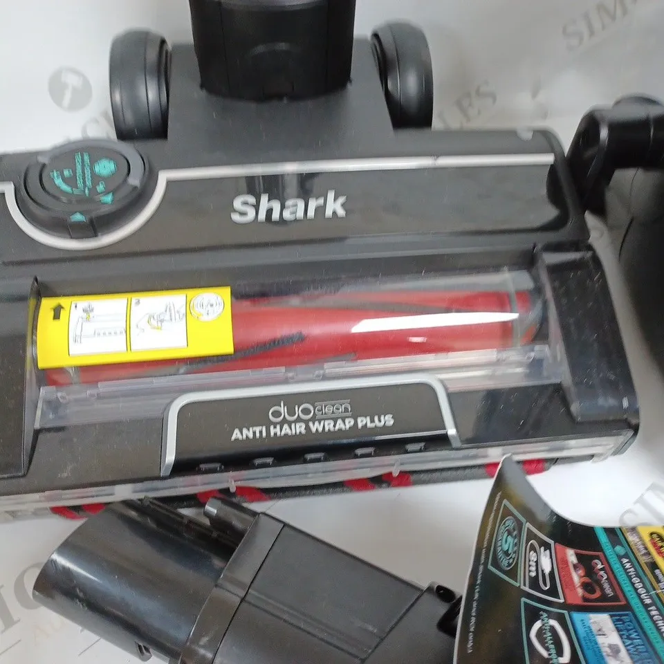 SHARK STRATOS CORDED VACUUM 