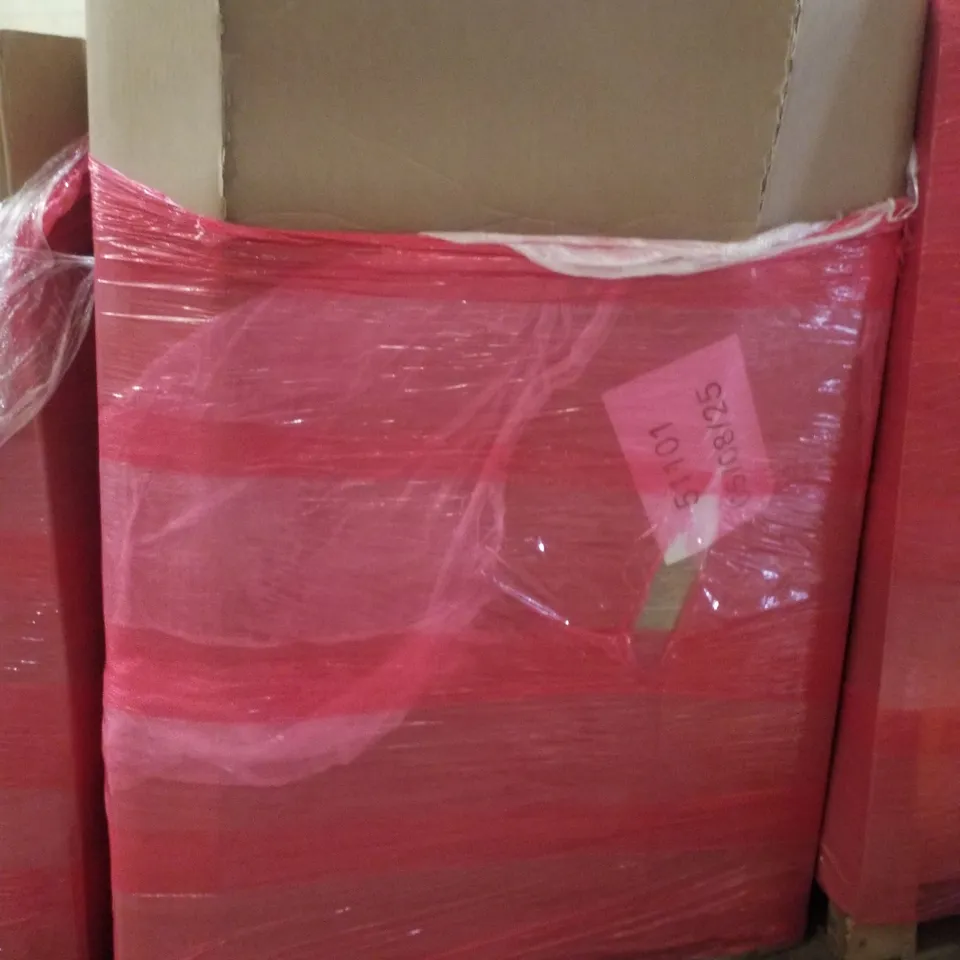 PALLET CONTAINING ASSORTED PRODUCTS INCLUDING PORTABLE COOLER, OVER BED TABLE, TOILET SEAT, BABY PLAY GYM MAT & FULL LENGTH MIRROR 