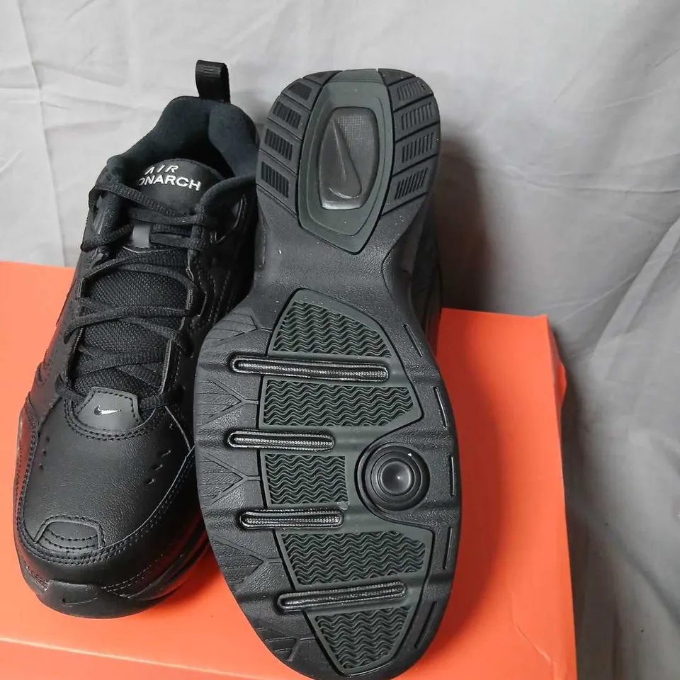 NIKE AIR MONARCH IV SNEAKERS – BLACK, US 9.5 (UK 8.5 / EUR 43) – BOXED