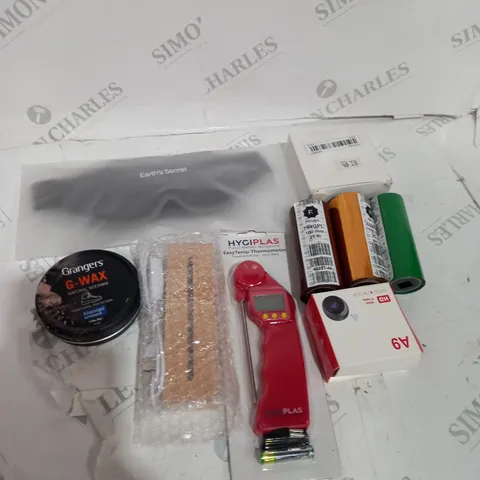 TOTE OF APPROXIMATELY 15 ASSORTED HOUSEHOLD ITEMS TOO INCLUDE WAX , THERMOMETER AND EGG TIMERS
