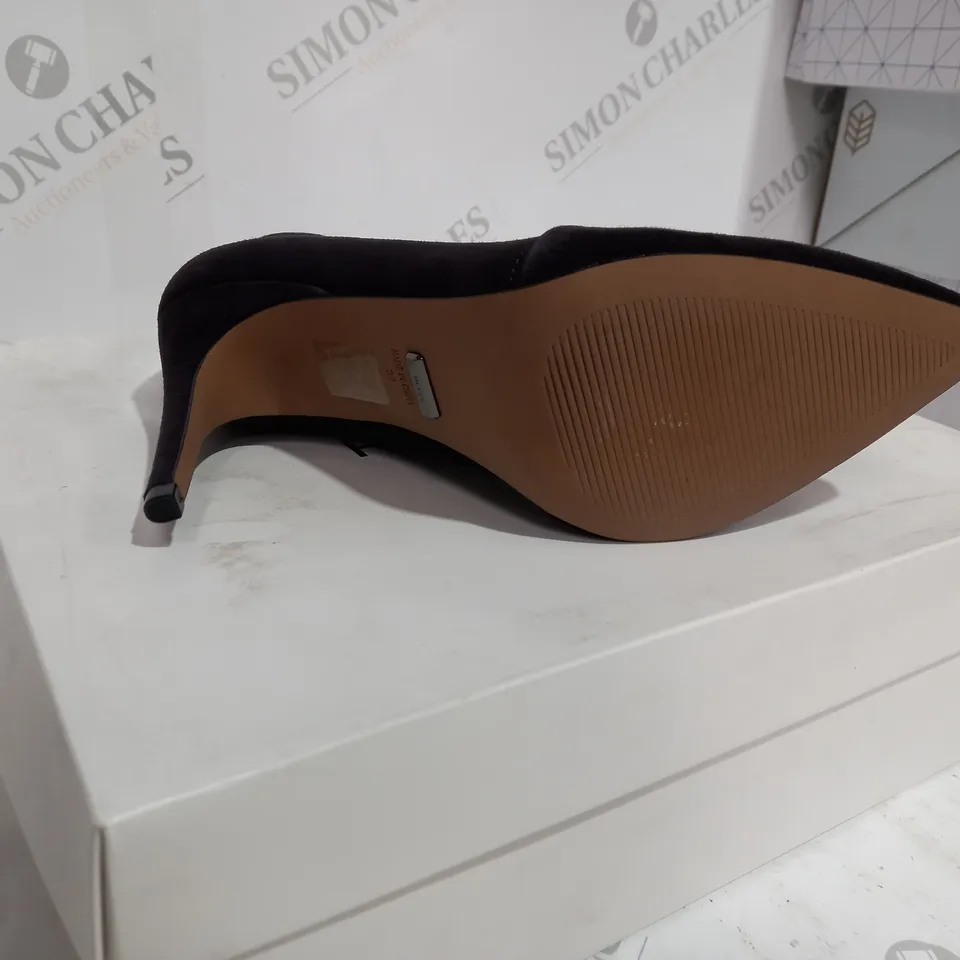 BOXED REISS SUEDE CHOCOLATE BOOT HEELS - SIZE 6