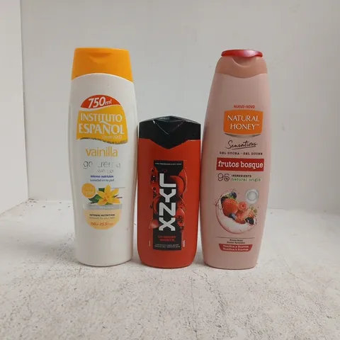 APPROXIMATELY 12 ASSORTED COSMETIC ITEMS INCLUDING VARIOUS MAKES AND BRANDS - COLLECTION ONLY