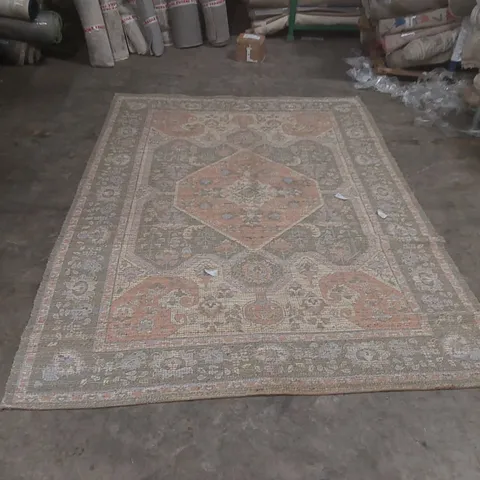QUALITY DESIGNER PATTERNED RUG - APPROXIMATELY 290 x 200cm