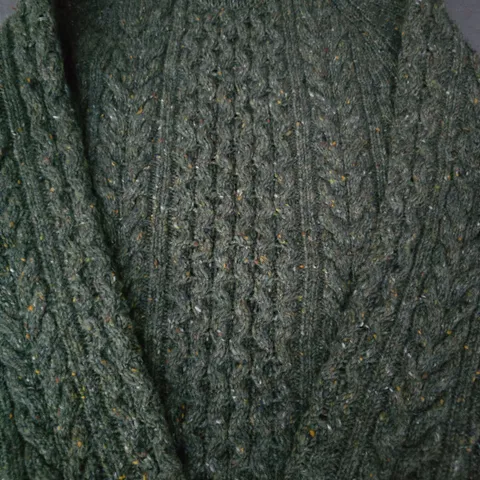 FINISTERRE LONG SLEEVE THICK KNIT JUMPER IN DARK GREEN SIZE MEDIUM