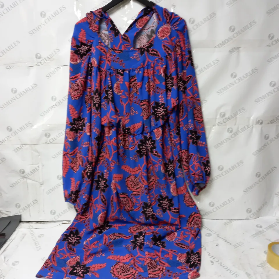 BOX OF APPROXIMATELY 10 WOMEN'S CLOTHING INCLUDING DRESSES, PANTS, TOPS ETC 