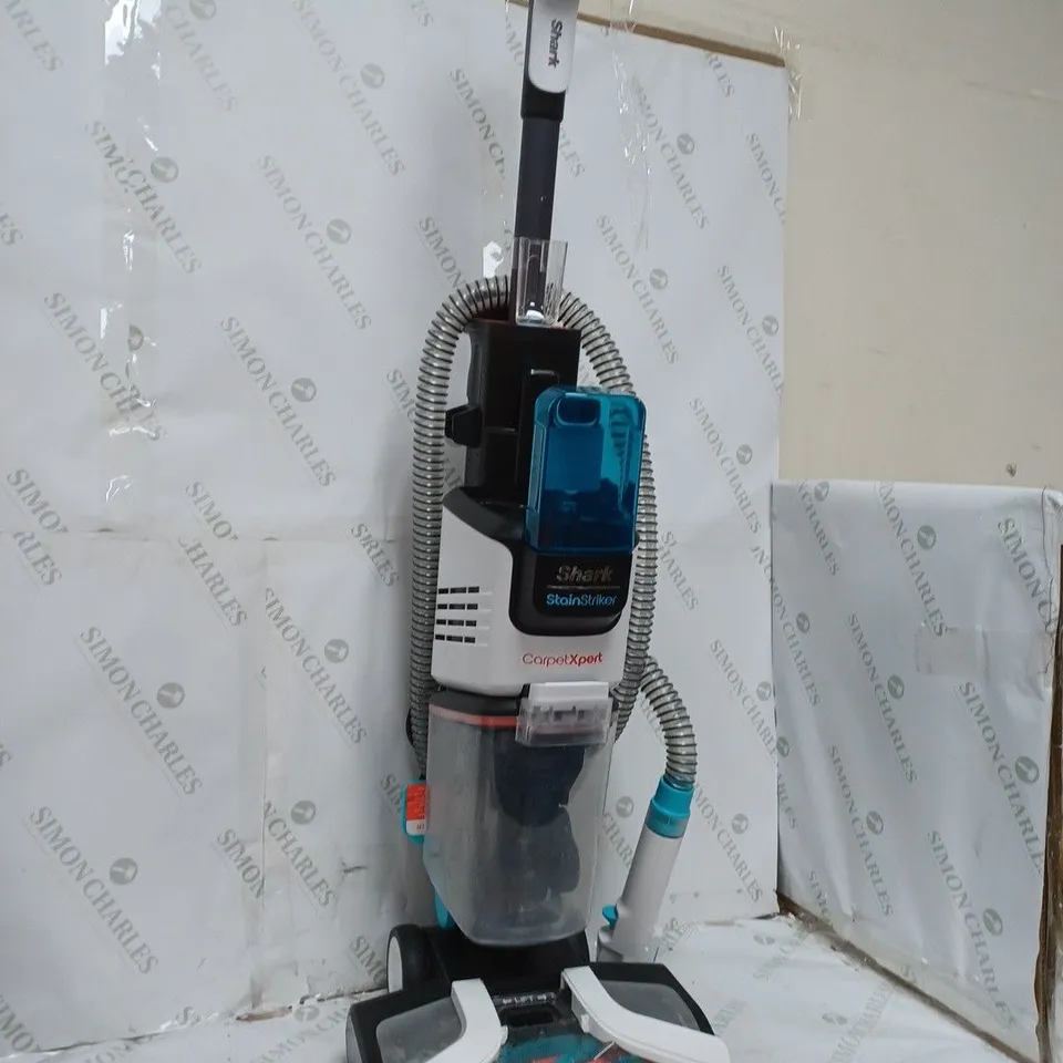 SHARK CARPET XPERT DEEP CARPET CLEANER & BUILT IN STAIN STRIKER EX200UK - COLLECTION ONLY
