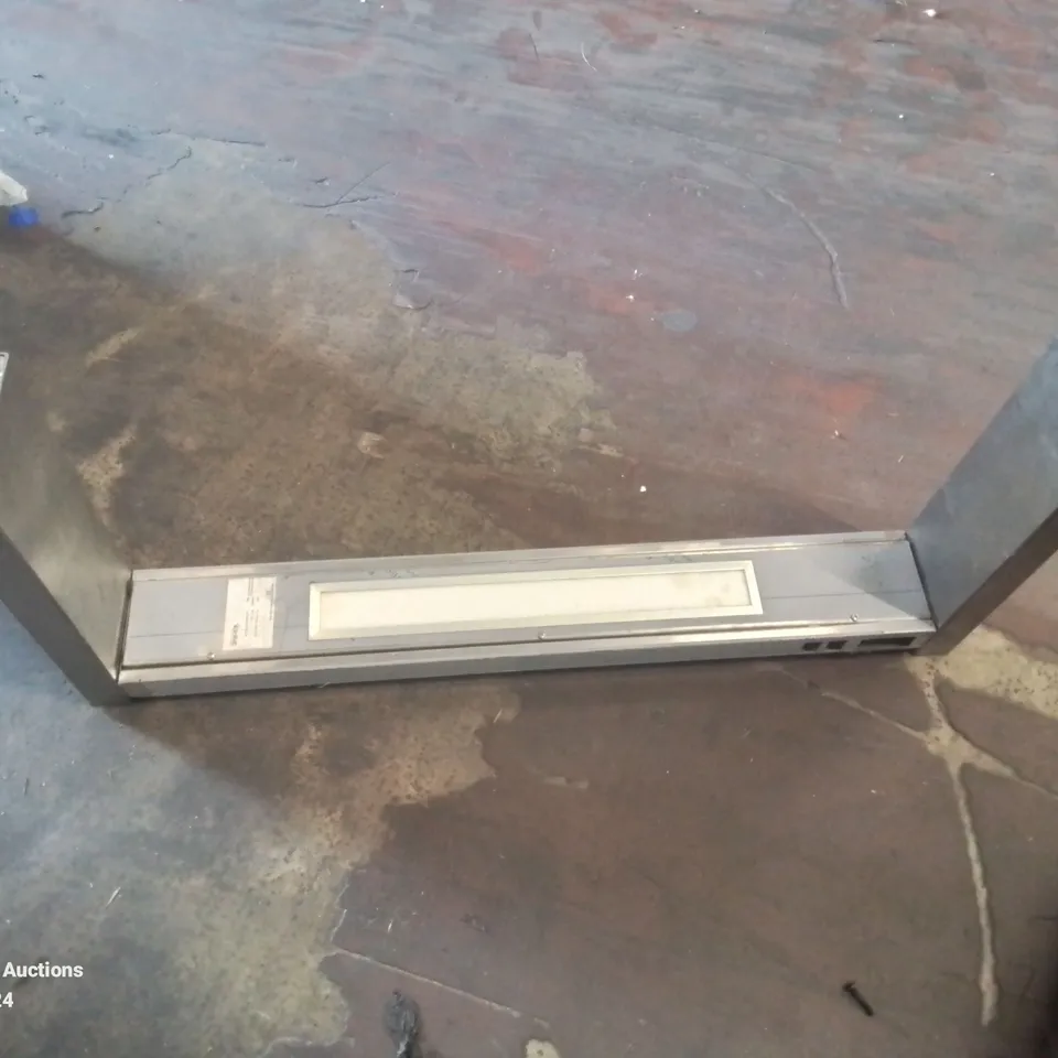 BASSALEG 99.5 3 BAY GANTRY LIGHT