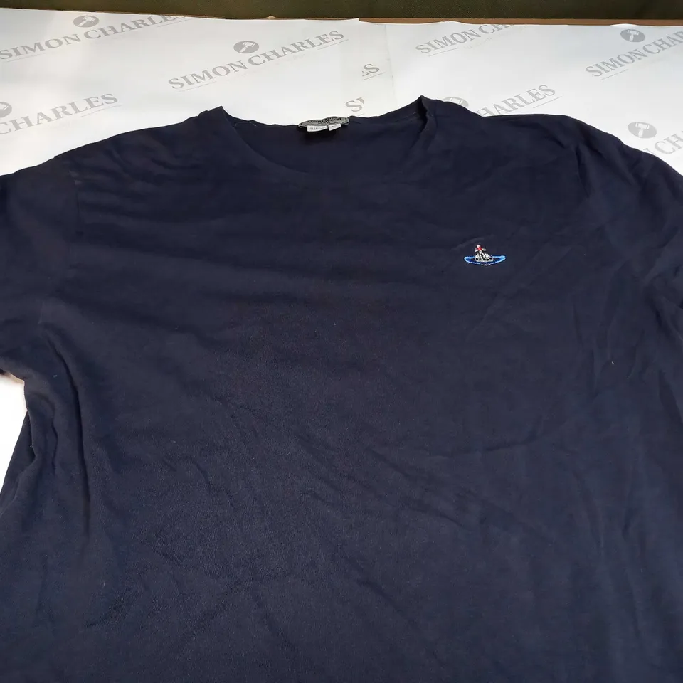 VIVIENNE WESTWOOD EMBROIDED LOGO CREWNECK T-SHIRT IN NAVY - MEDIUM