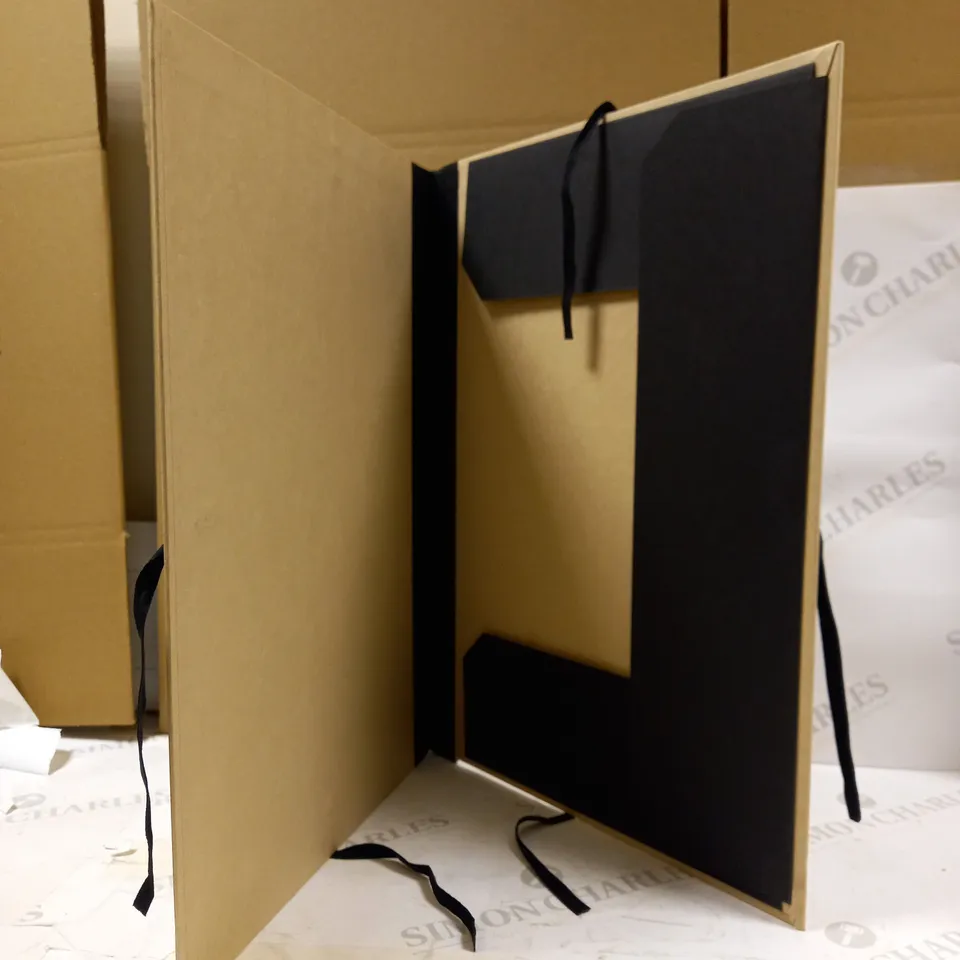 PACK OF APPROXIMATELY 10 A1 5MM THICK WHITE FOAM BOARDS AND DALER-ROWNEY A3 PORTFOLIO