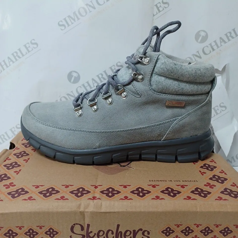BOXED SKECHERS SYNERGY WARM TECH BOOTS, GREY - SIZE 6.5