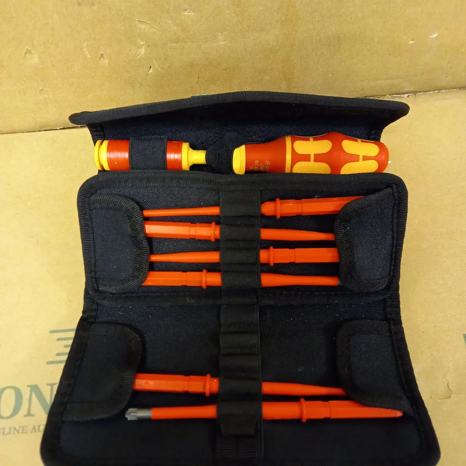 WERA KRAFTFORM KOMAPKT VDE ADJUSTABLE TORQUE INTERCHANGEABLE BLADE SCREWDRIVER SET