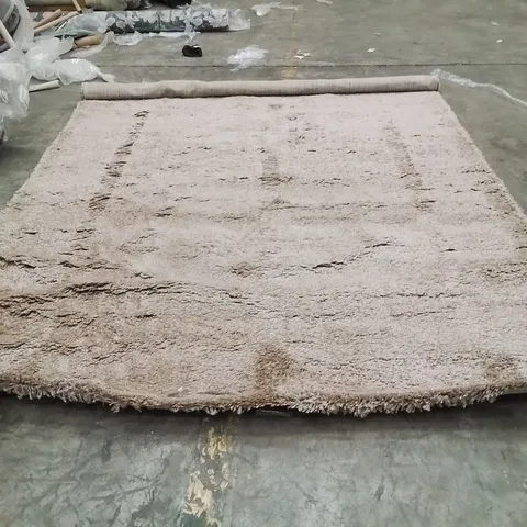 QUALITY DESIGNER AREA RUG - APPROXIMATELY 290X200CM