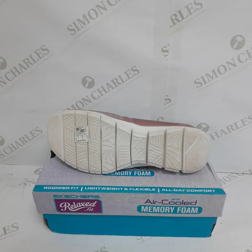 SKECHERS BLACK SLIP ON SHOES - SIZE 5