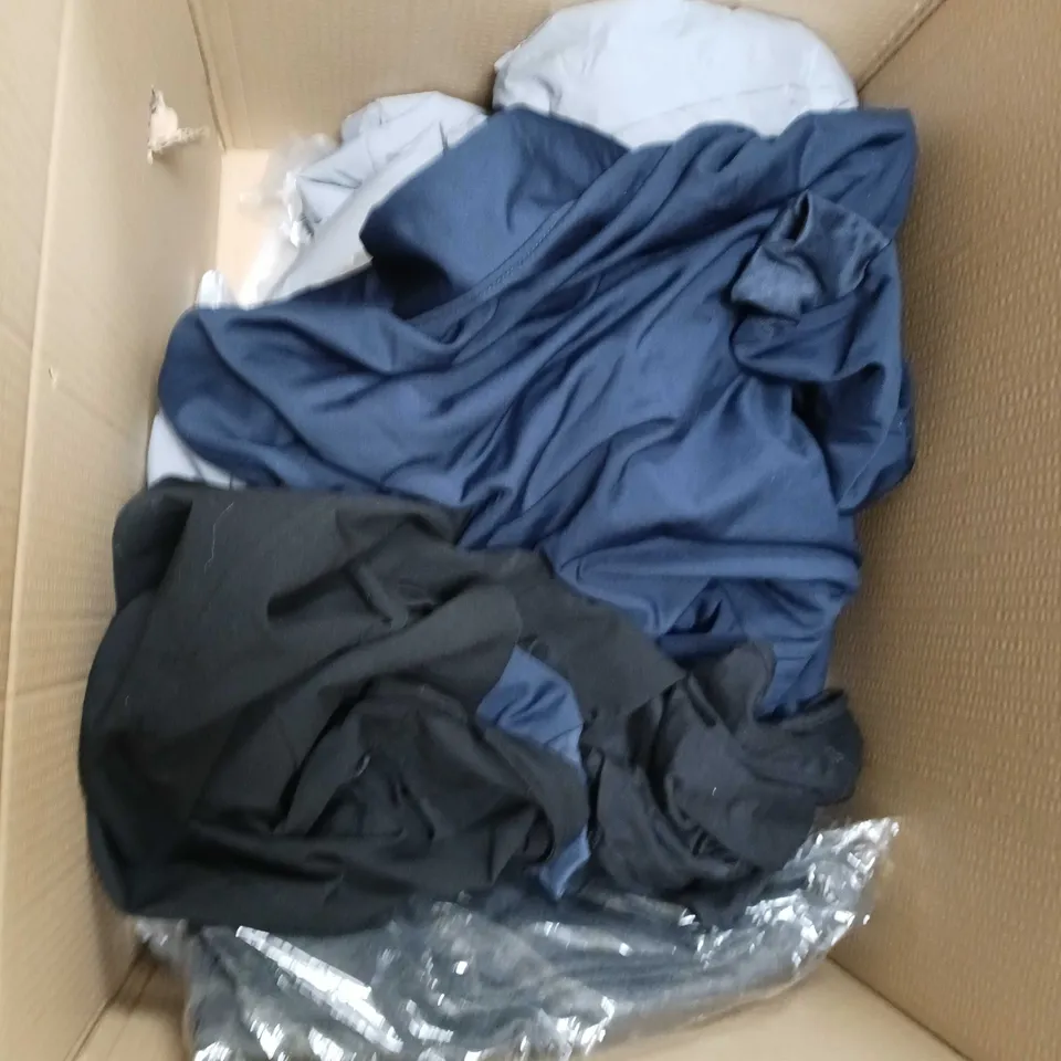 BOX OF APPROXIMATELY 15 ASSORTED ITEMS TO INCLUDE ESSENTIAL JUMPER, PREMIER APRON, GENTLECHILD BAG ETC