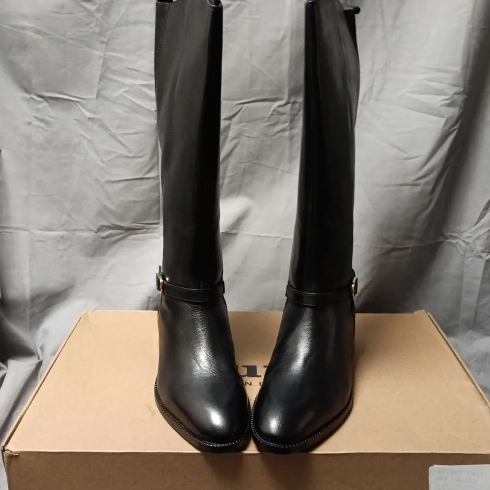 BOXED PAIR OF DUNE LONDON BLACK LEATHER KNEE-HIGH BOOT – UK 8