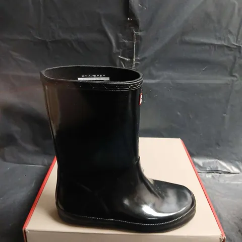 HUNTER KIDS FIRST CLASSIC GLOSS BLACK WELLINGTON BOOTS – UK 12 (BOXED)