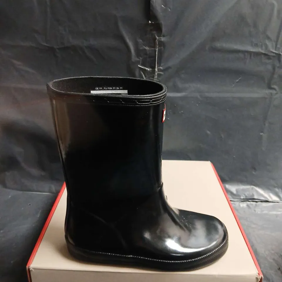 HUNTER KIDS FIRST CLASSIC GLOSS BLACK WELLINGTON BOOTS – UK 12 (BOXED)