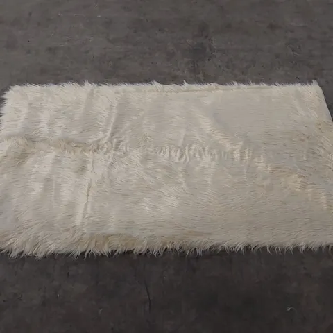 BRAND NEW BAGGED PACO HOME PLAYA RUG - 150 x 80cm