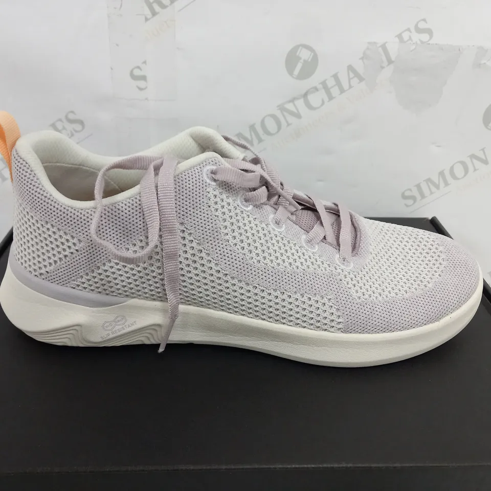 BOXED VIONIC VIOLET TRAINER'S SIZE 7