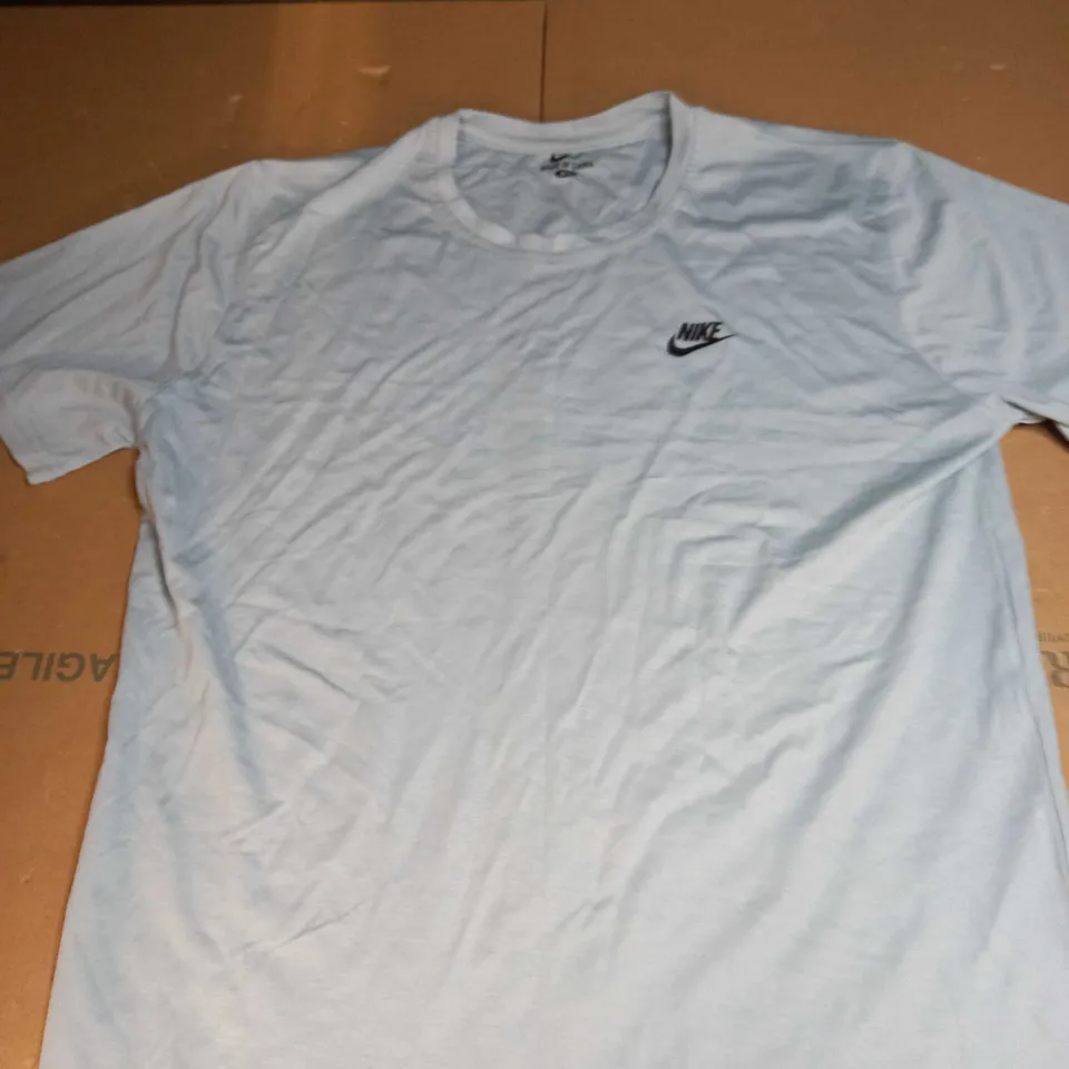 NIKE LOGO CASUAL T-SHIRT SIZE XL