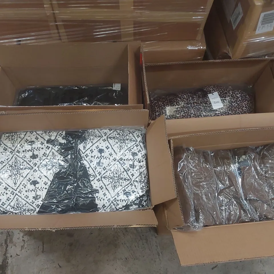 PALLET CONTAINING APPROXIMATELY 130x BRAND NEW ASSORTED DESIGNER CLOTHING ITEMS INCLUDING: ASSORTED SIMPLY BE JACKETS ECT
