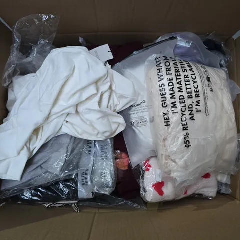APPROXIMATELY 35 ASSORTED CLOTHING ITEMS IN VARIOUS SIZES, STYLES & COLOURS TO INCLUDE BRANDS SUCH AS NEW LOOK, DEBUT, BOOHOO MAN, ETC - COLLECTION ONLY
