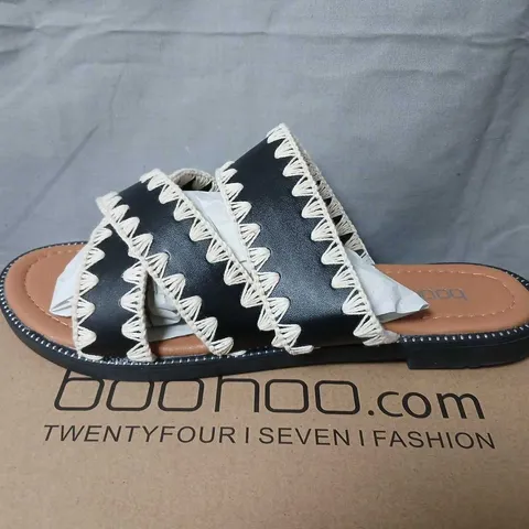 BOOHOO CROSS-OVER SANDALS – BLACK WITH WHITE STITCHING, WOMEN'S SIZE 7